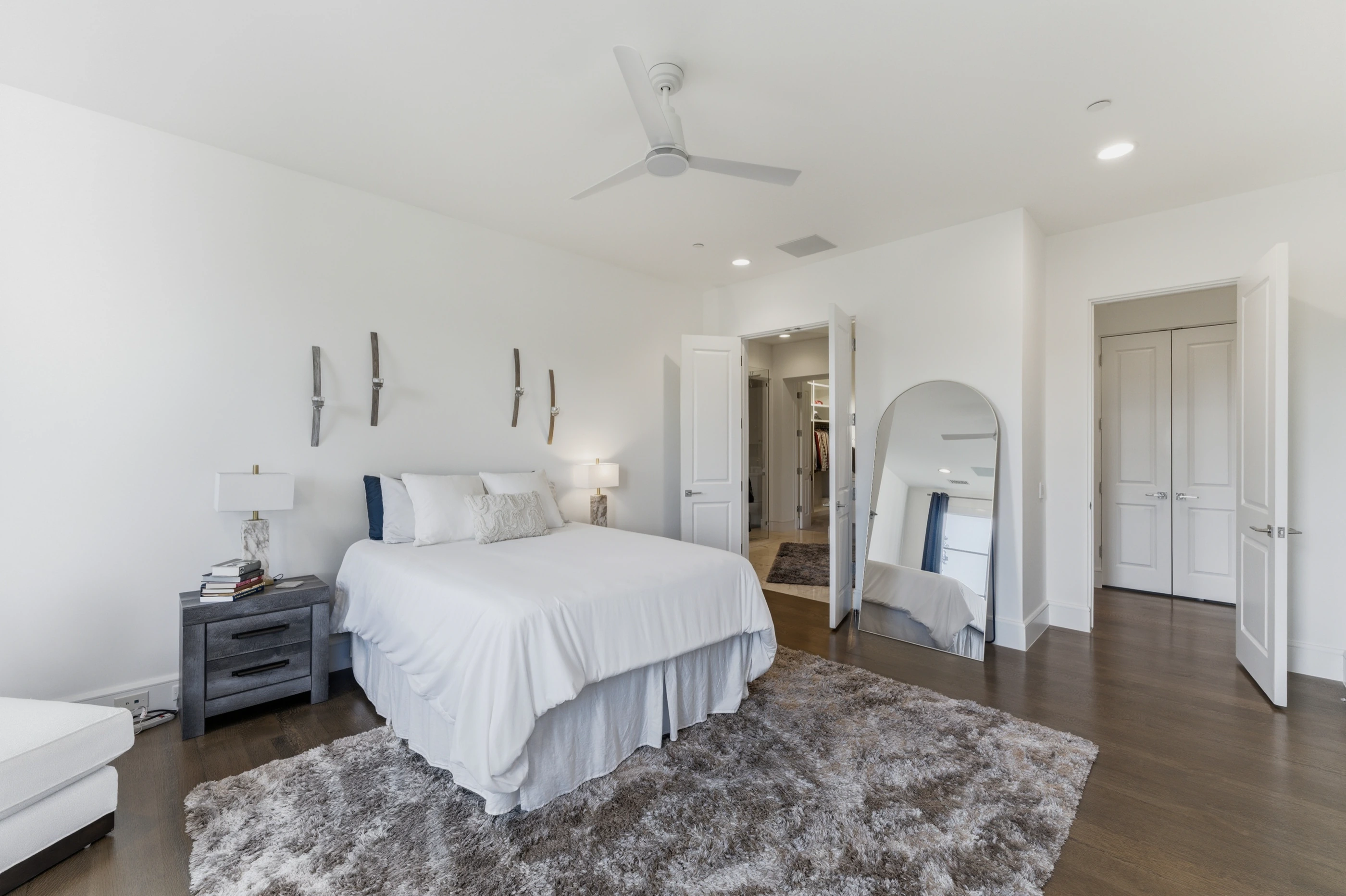 Primary bedroom detail